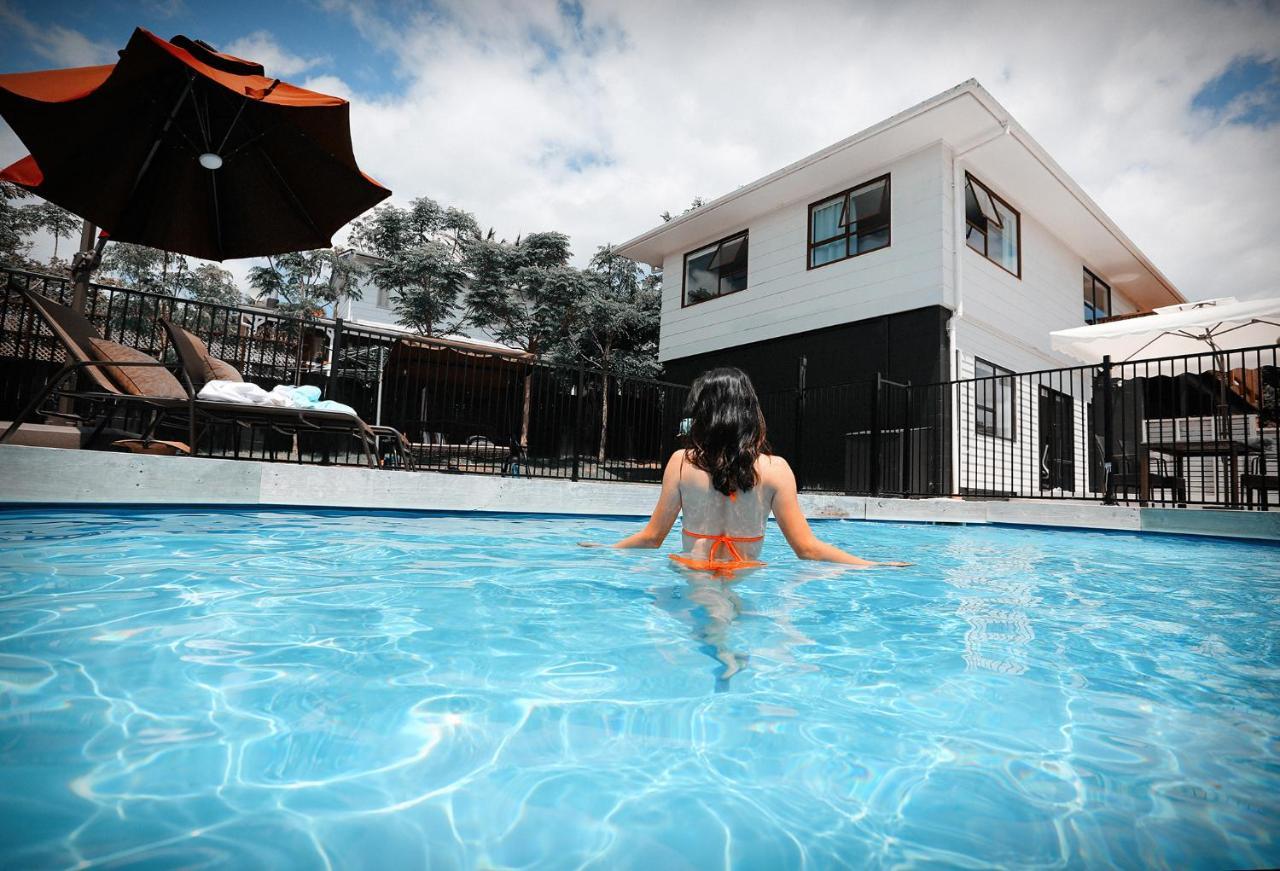 Swimming Pool Holiday Villa オークランド エクステリア 写真